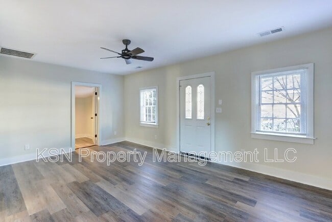 Building Photo - 543 E Harris St