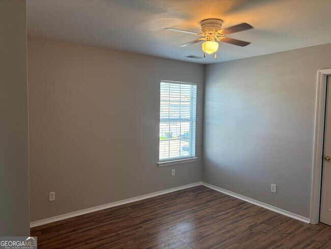 Building Photo - 119 Fairgreen St