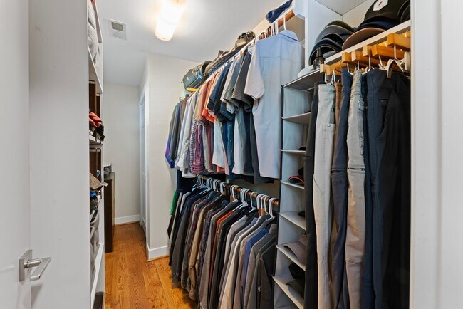 Building Photo - Award-Winning 5BD, 4BA Raleigh Home with Huge Bonus Outdoor Pavillion