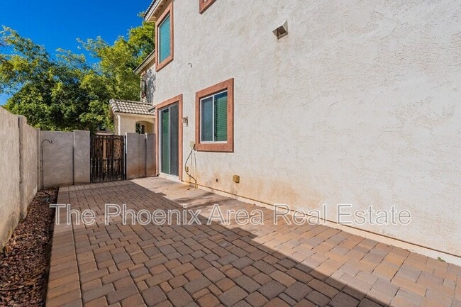 Building Photo - 2189 S Sanders Dr