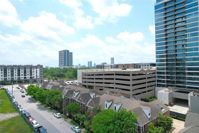 Building Photo - 728 Tirrell St