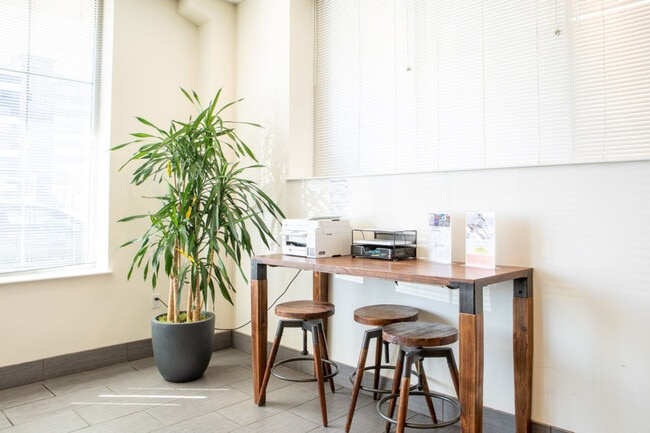 Building Photo - 1031 S 1st St