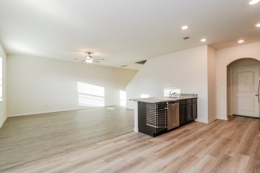 Building Photo - 23135 Shakespeare Dr