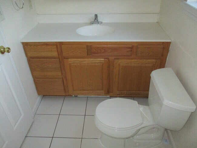 Bathroom - 1 Riverside Park N