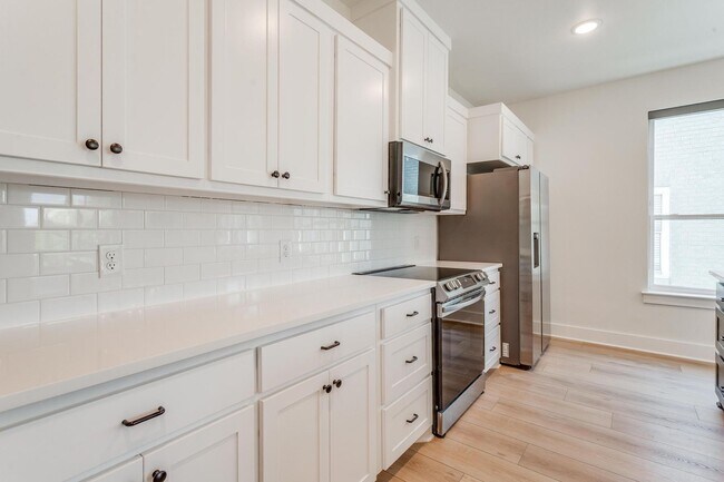 Building Photo - 3255 S University Dr