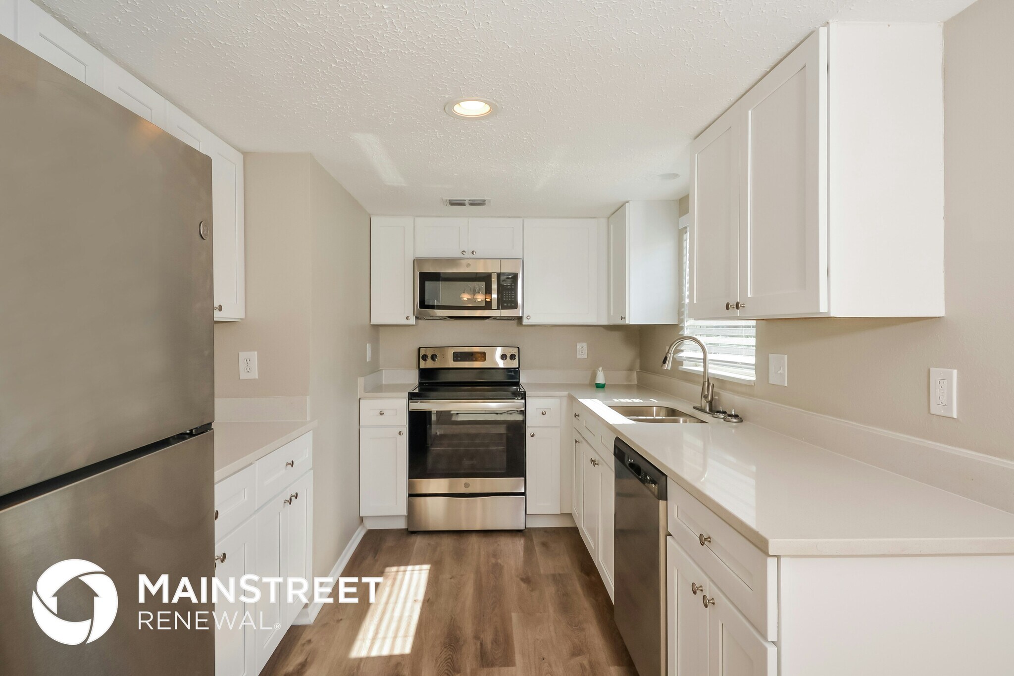 Building Photo - 2827 Marshall Dr