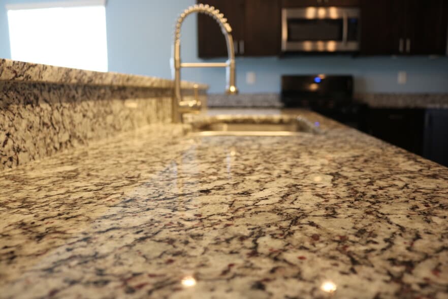 Building Photo - 287 W 20 N