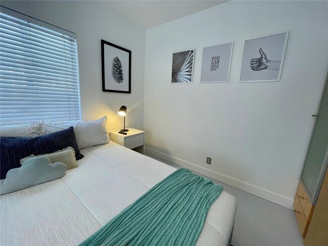 Building Photo - 8036 Harding Ave