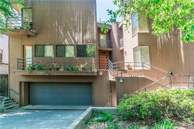 Building Photo - 13236 Valleyheart Dr