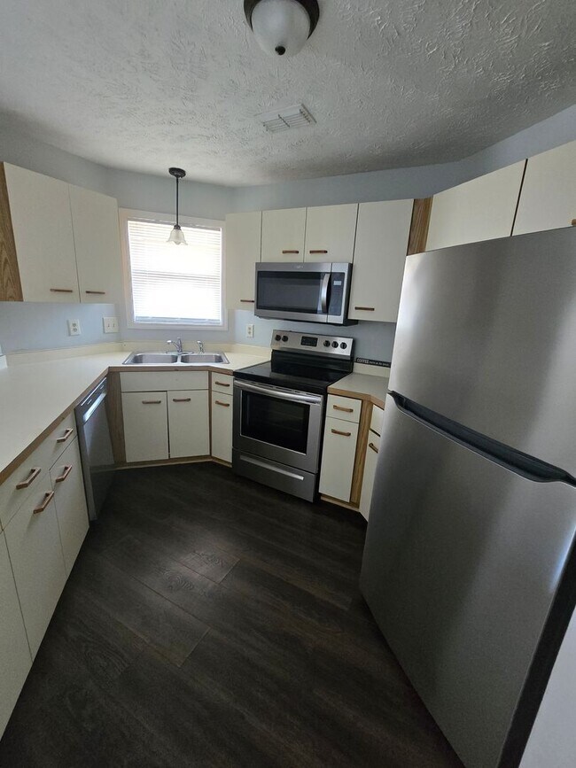 Building Photo - 979-7 Stewarts Creek ~ Stewarts Creek