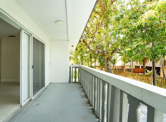 Building Photo - 201 SW 7th St