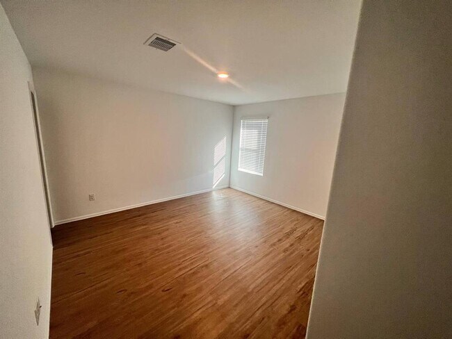 Building Photo - 1413 Twilight Grn Dr