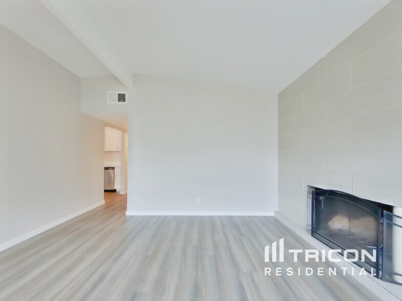 Building Photo - 5321 57th St