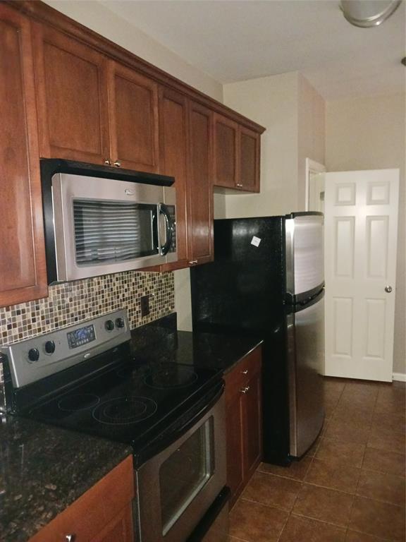 Building Photo - 2255 Braeswood Park Dr