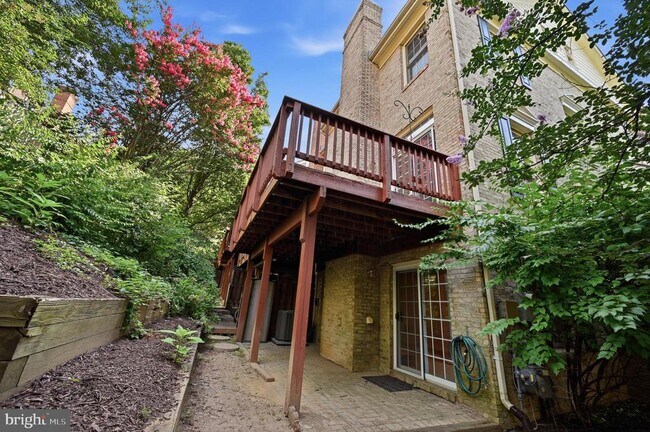 Building Photo - 6030 Kelsey Ct