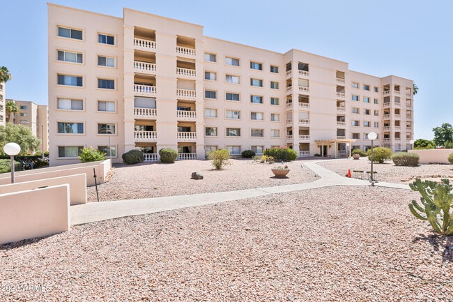 Building Photo - 7920 E Camelback Rd