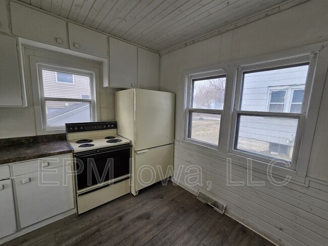 Building Photo - 1324 South St