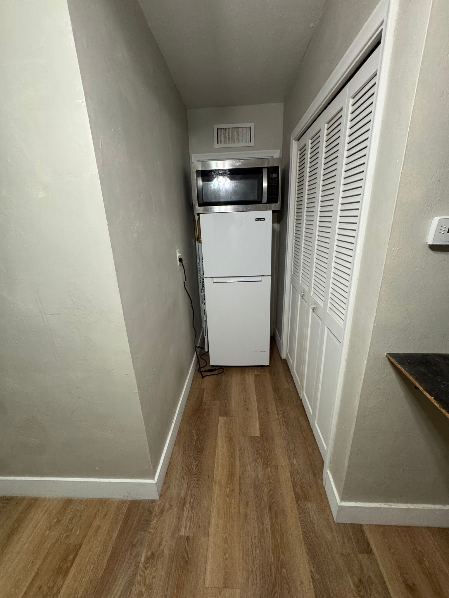 Building Photo - 2640 SE 3rd St