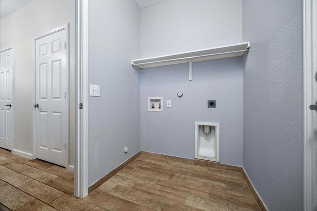 Building Photo - 8909 Winter Haven Rd