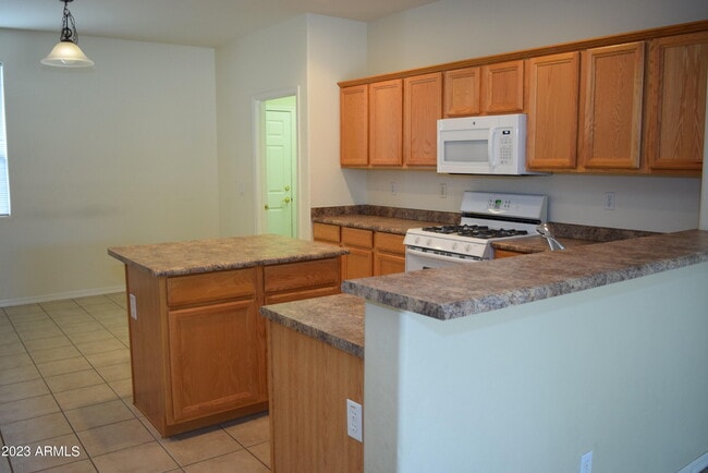 Building Photo - 3974 N 146th Ln