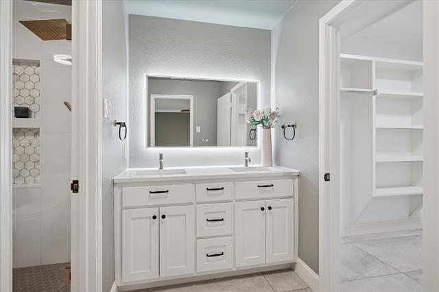 Building Photo - 6935 Helsem Way