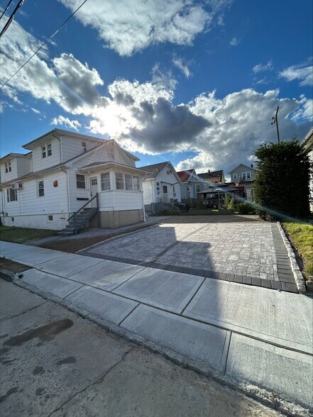 Primary Photo - 58 Belmount Ave