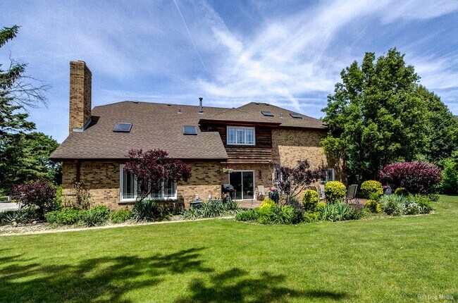 Building Photo - 13025 Silver Fox Dr