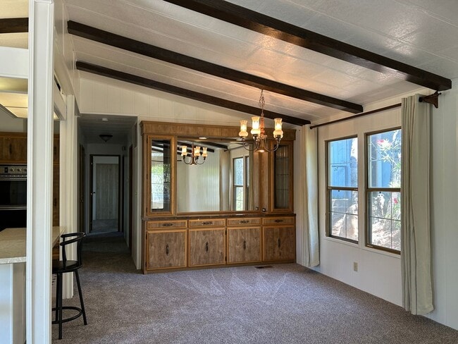 Building Photo - 373 Lodgeview Dr