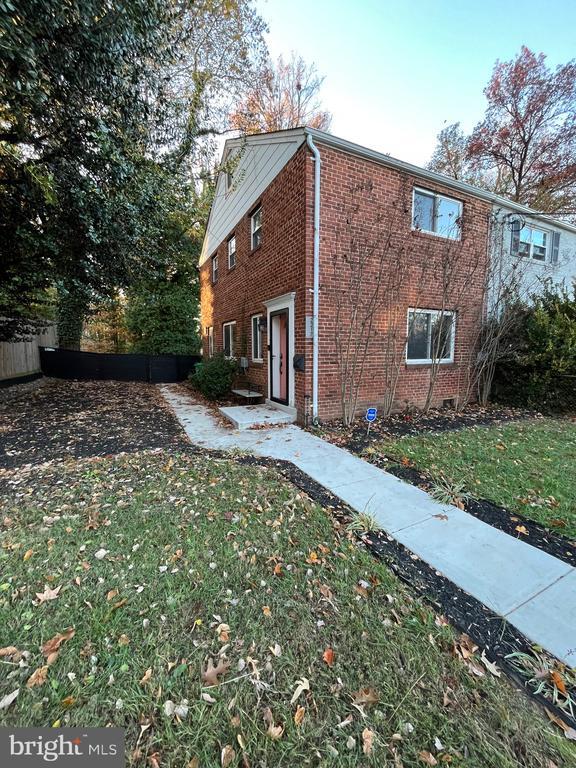 Primary Photo - 2217 Gaylord Dr