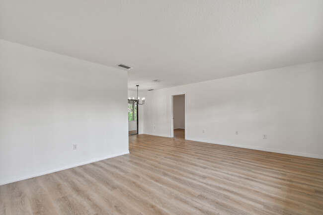 Living Room - 1484 Patricia St