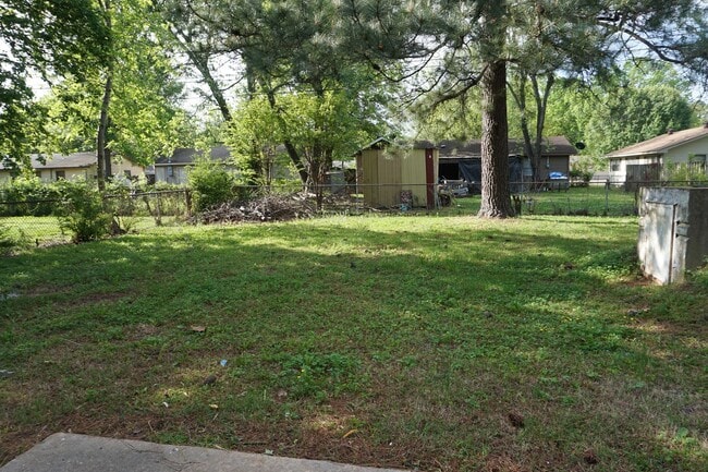 Building Photo - For Rent – Central Jonesboro Home - 3 bedr...