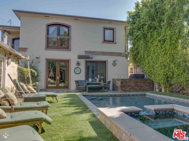 Building Photo - 9033 Cresta Dr