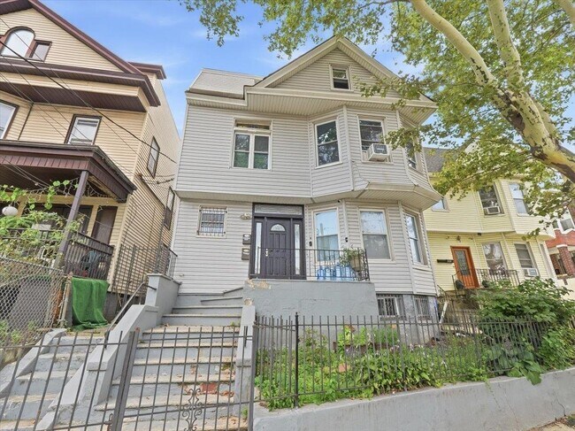 Building Photo - 2226 John F. Kennedy Blvd