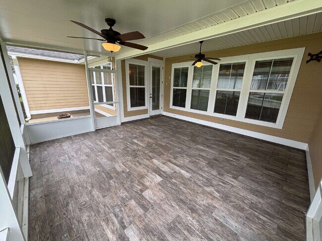 Building Photo - Charming 3-Bedroom Home in Southwood – Spacious Living & Oversized Backyard! Wash/Dryer on site