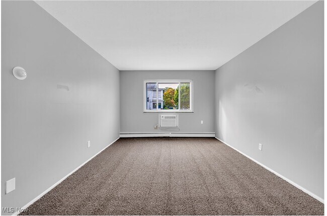 Building Photo - 1415 Wyandotte Ave