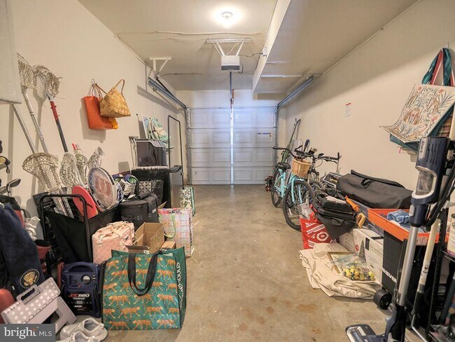 Building Photo - 108 Seabright Way
