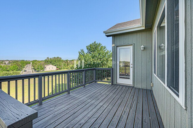 Building Photo - Millard Ranch