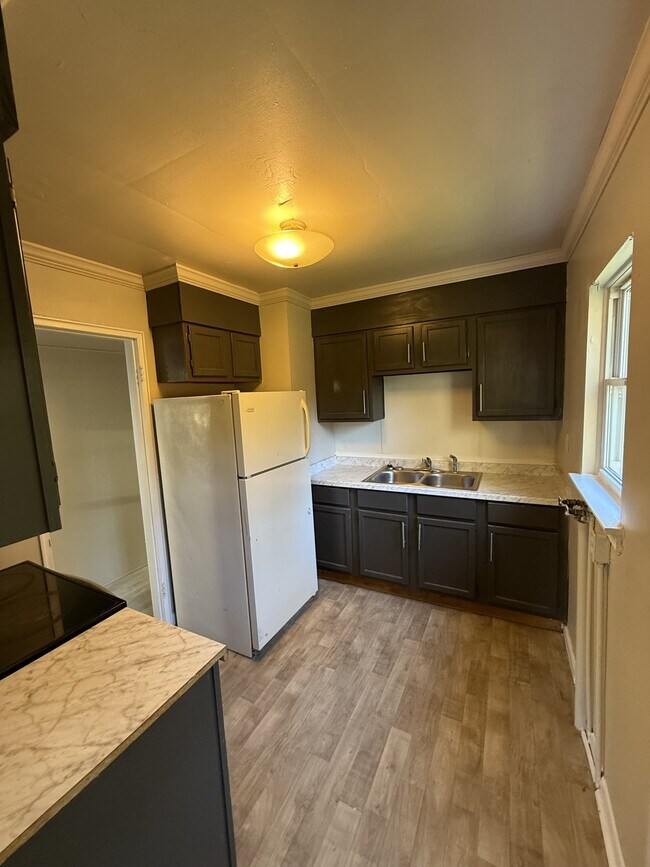 Building Photo - 3654 Yale Ave