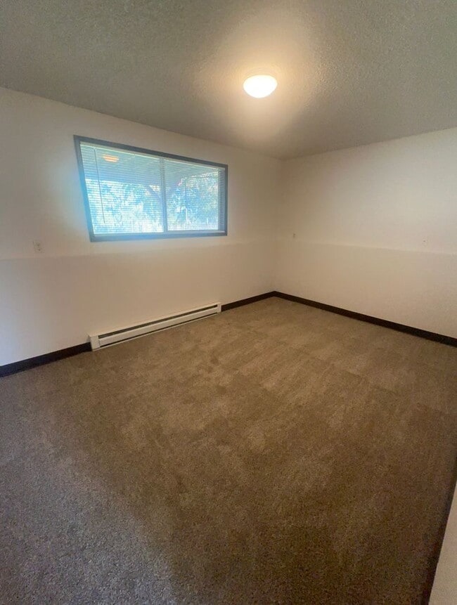 Building Photo - 1105