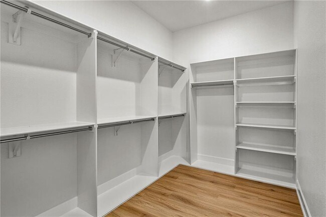 Building Photo - 1821 Peacock Rd