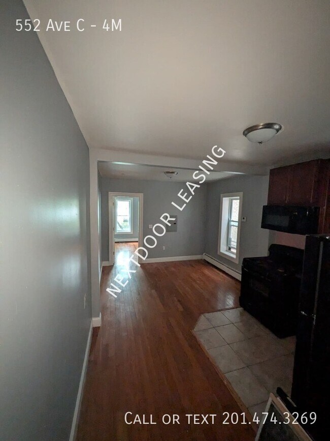 Building Photo - 552 Avenue C