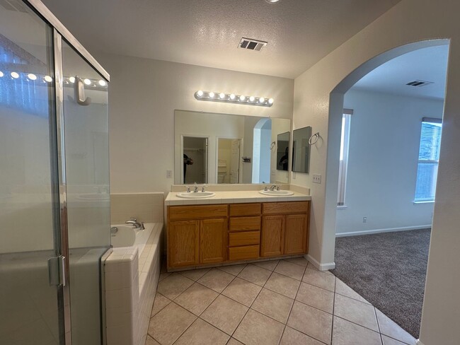 Building Photo - 2713 Donner Trail