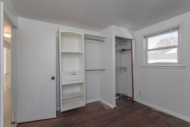 Building Photo - 16 Falconer Ave