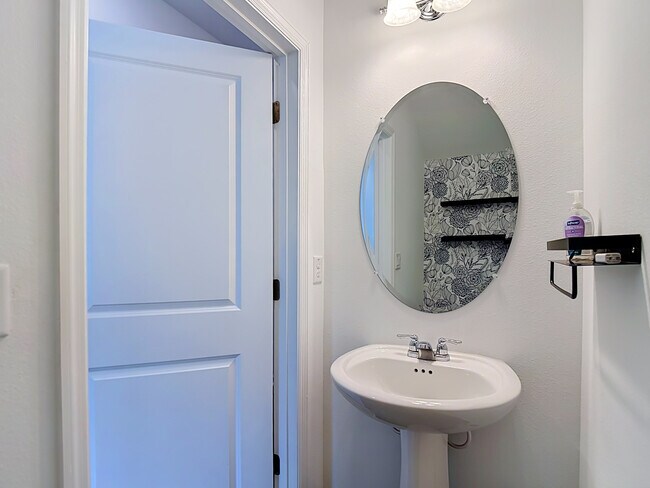 Building Photo - 35544 Shade Fern Ln