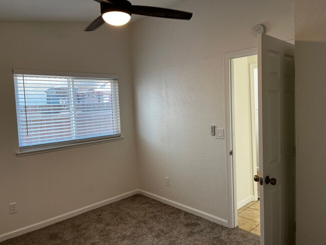 Building Photo - Newly Renovated 2 Bedroom , 1 Bath, 1600 S...