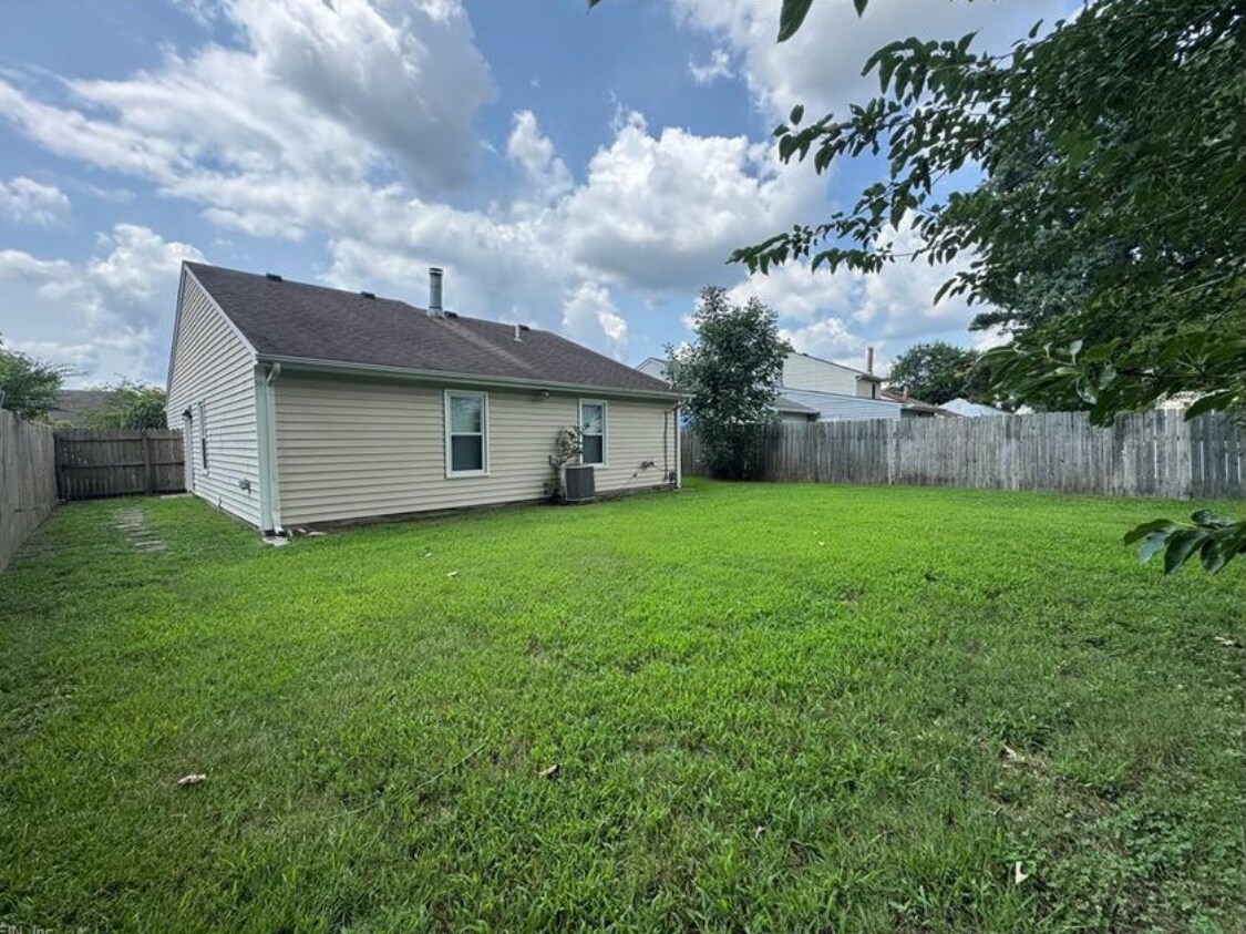 Building Photo - 3836 Clearwood Ct