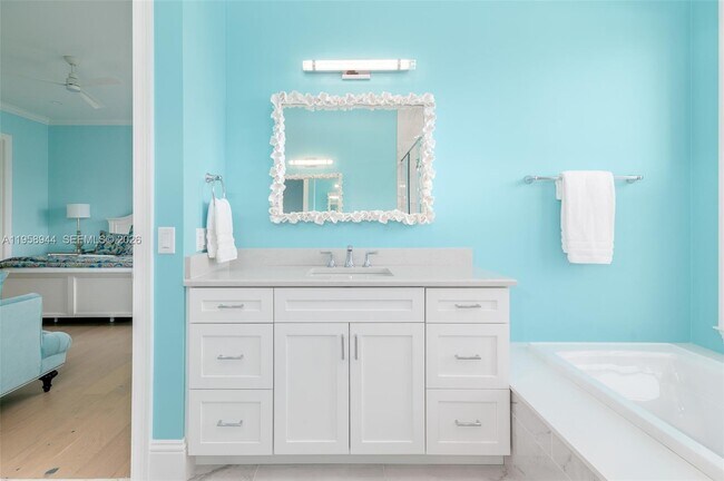 Building Photo - 11269 SE Blair Ln