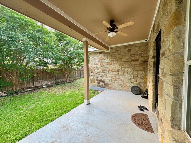 Building Photo - 205 Saddle Ridge Dr