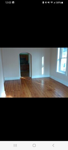 Building Photo - 417 W Walnut St