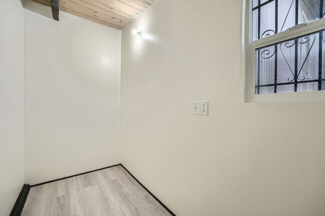 Building Photo - 4Bd/3.5Ba Medina House